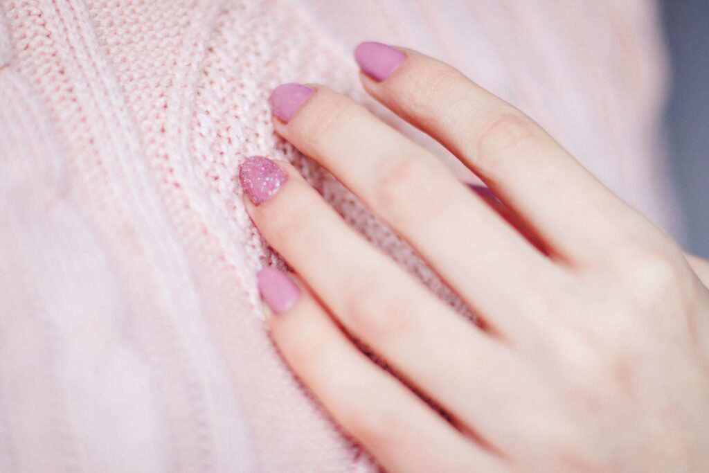 Nueva tendencia en uñas. Son tips hechos de gel para una mejor adhesión y naturalidad a la uña.